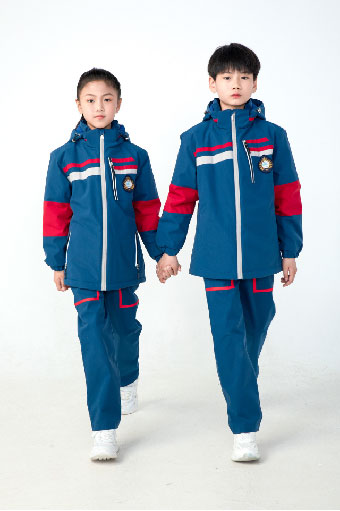 河南校服定制哪家強(qiáng)？屹奧校服當(dāng)仁不讓！
